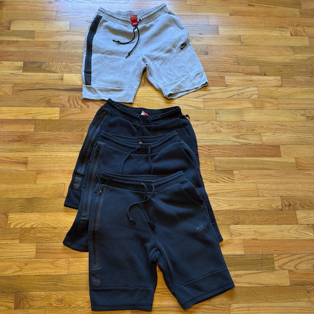 Nike Tech Fleece Shorts Lot